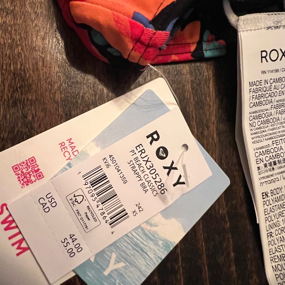Roxy 🏄‍♀️ - Picture 2 of 2